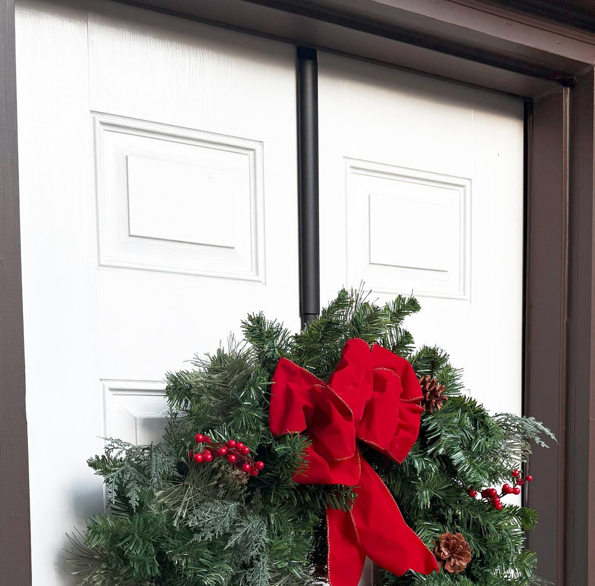 Premium Adjustable Length Wreath Hanger 30 Pound Capacity - 5 Finishes Available