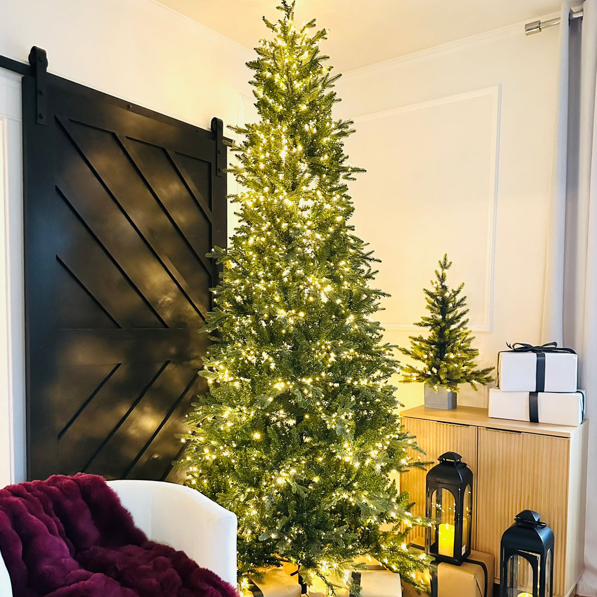 9 Foot Queensbury Fir with 2700 Cluster 8-Function LED lights, including Twinkle - Extra Tall Christmas Tree with Easy-Shape Branches