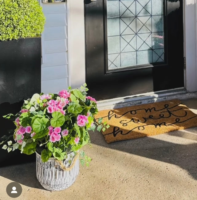 Wild Geranium Urn Filler with Adjustable Height