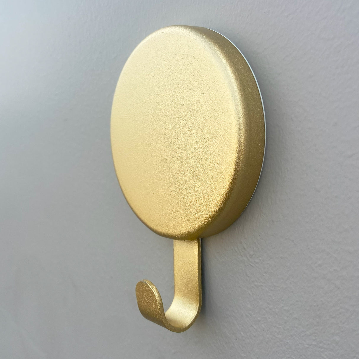 Attract Magnetic Hanger, 1 Pack - Textured Gold