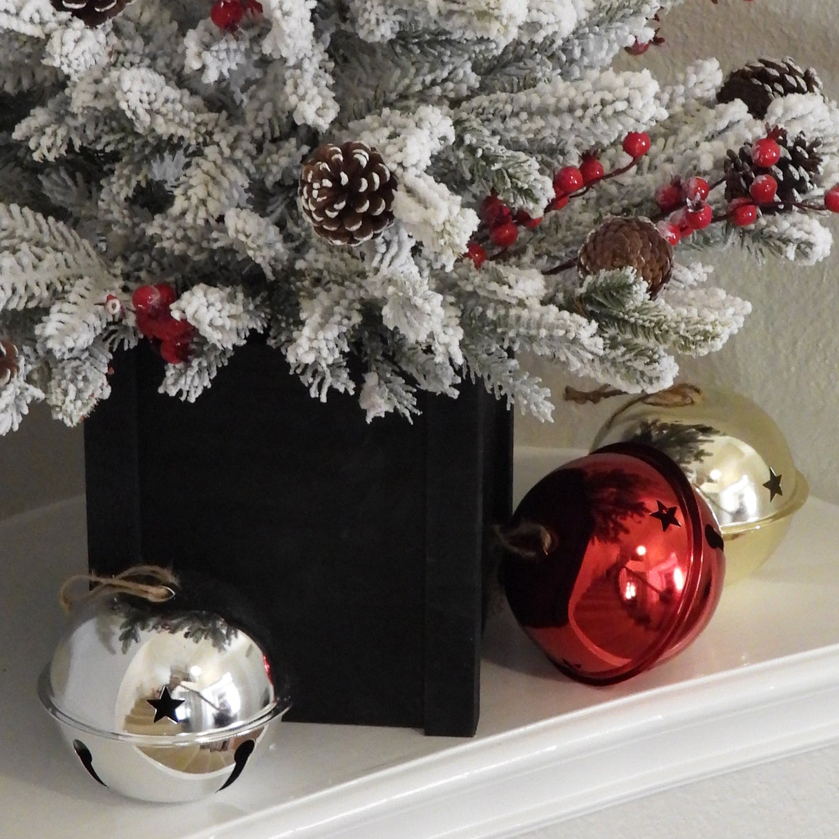 Christmas Ornament - Adapt Nesting Jingle Bells 120 Mm (4.7 Inch) - Gold, Silver, Red