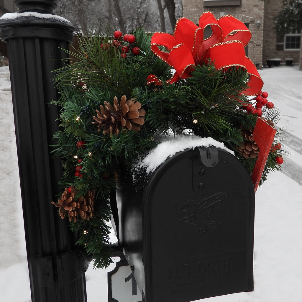 Swags - 30 Inch Pre-lit Christmas Mailbox Swag