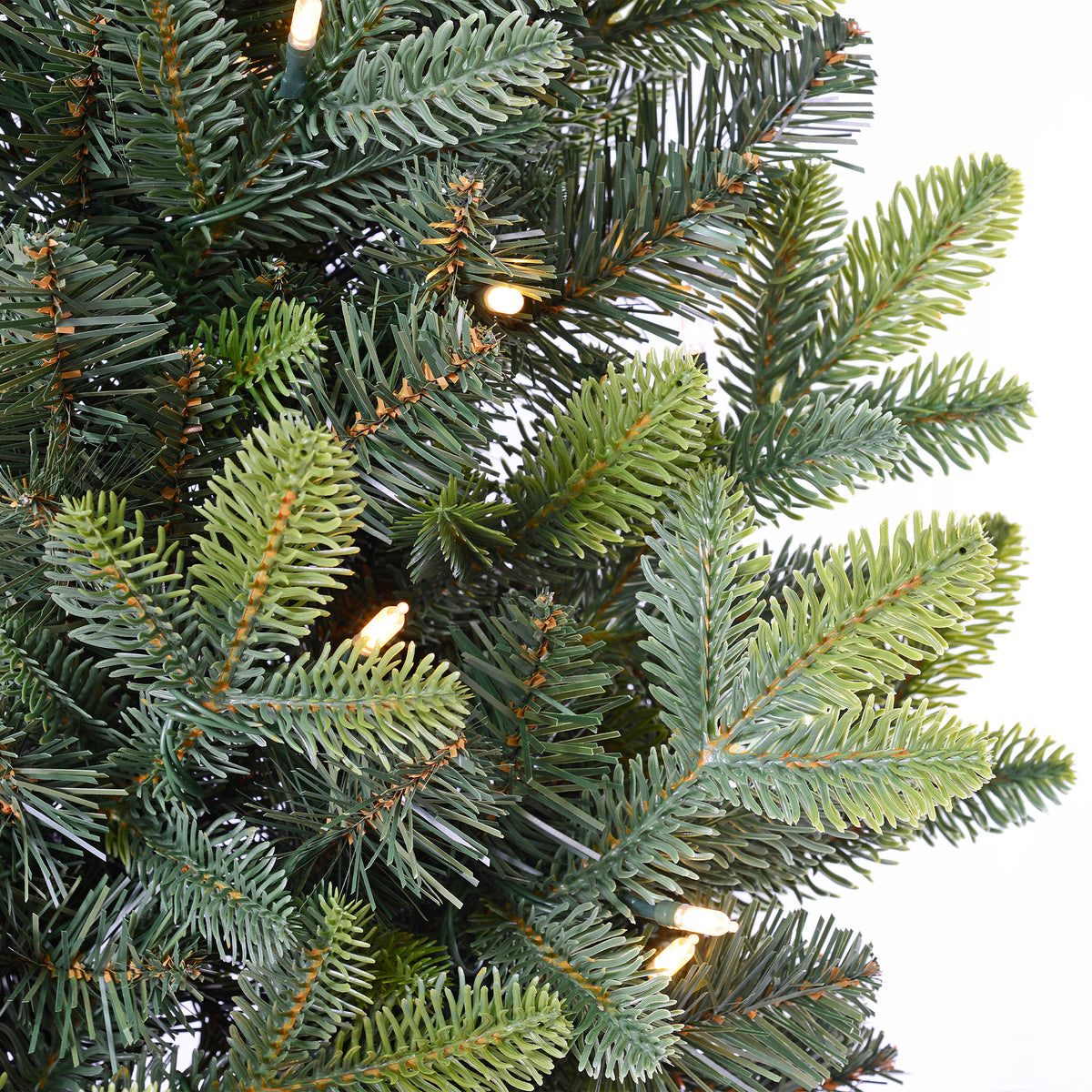 Kassel Fir 24 Inch Pre-Lit Greenery Wreath