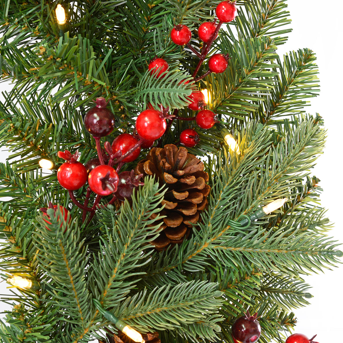 Classic Forest 30 Inch Christmas Wreath with Twinkle Lights