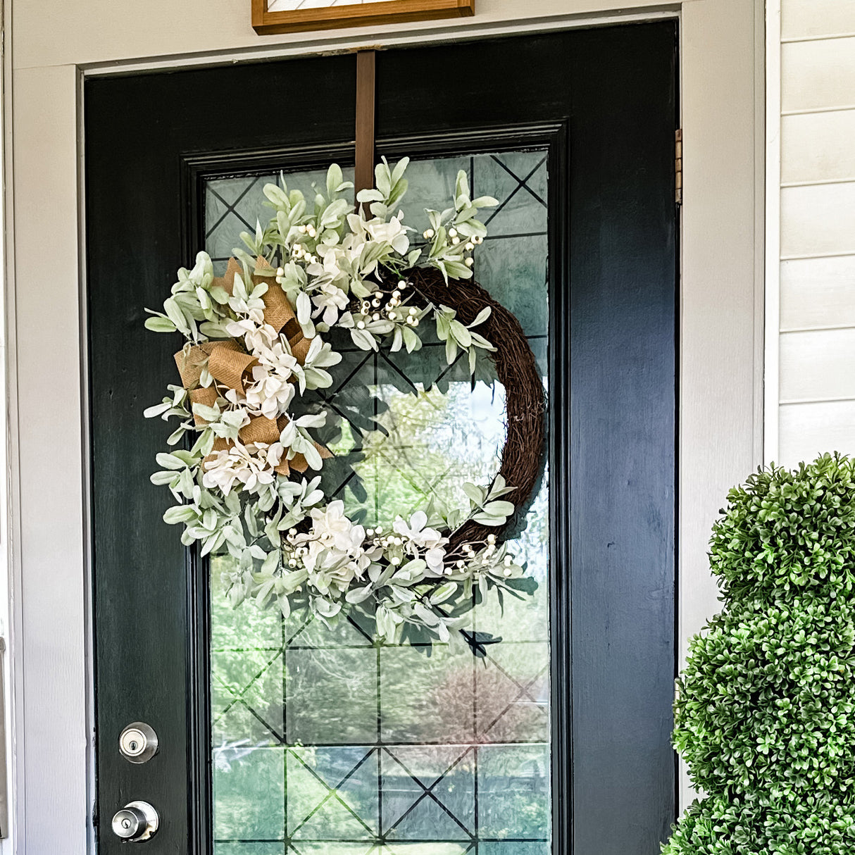 28 Inch Round Grapevine Hydrangea Wreath