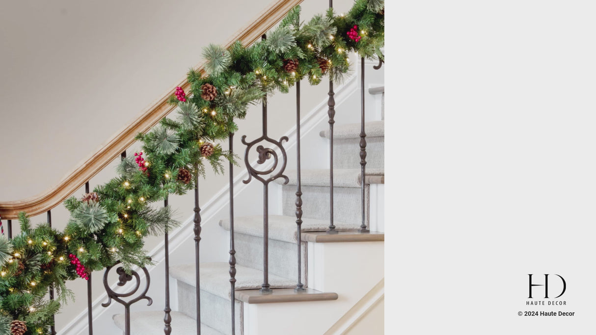 Classic Pre-lit Christmas Garland