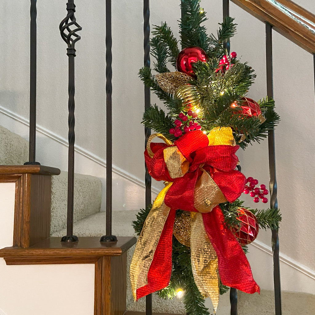 Swags - 26 Inch Madison Pre-lit Christmas Staircase Swag