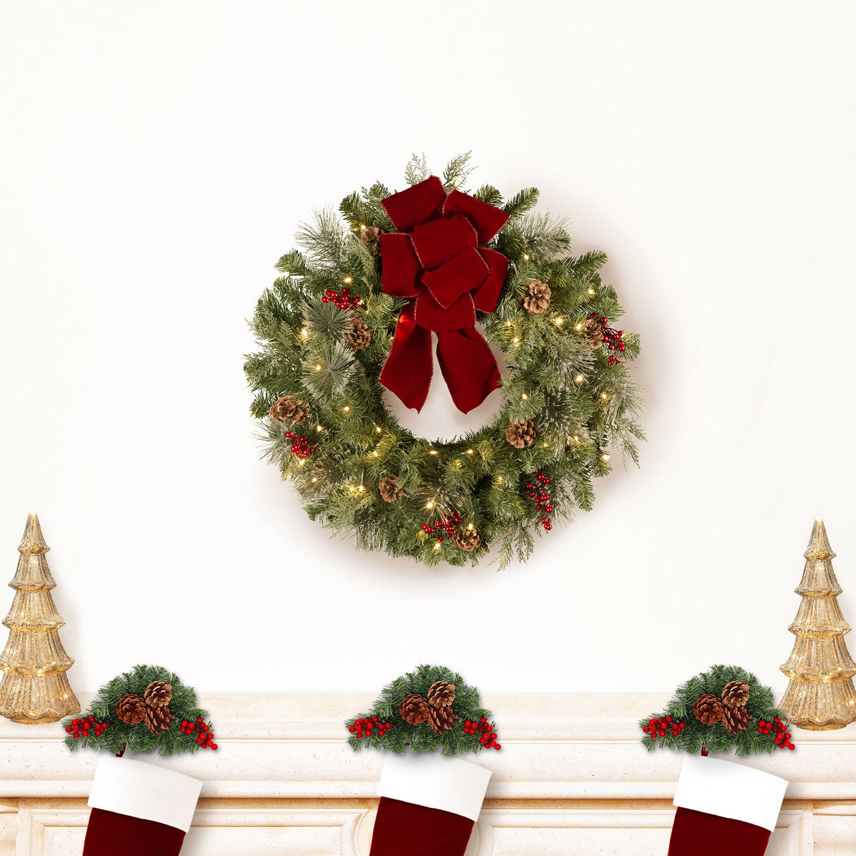 Wreath - 24 Inch Pre-lit Classic Christmas Wreath