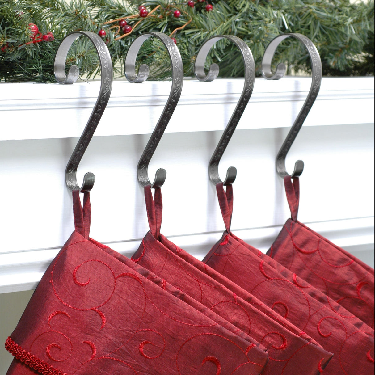 Stocking Holder - Stocking Scrolls?« - Embossed Holly - Pewter