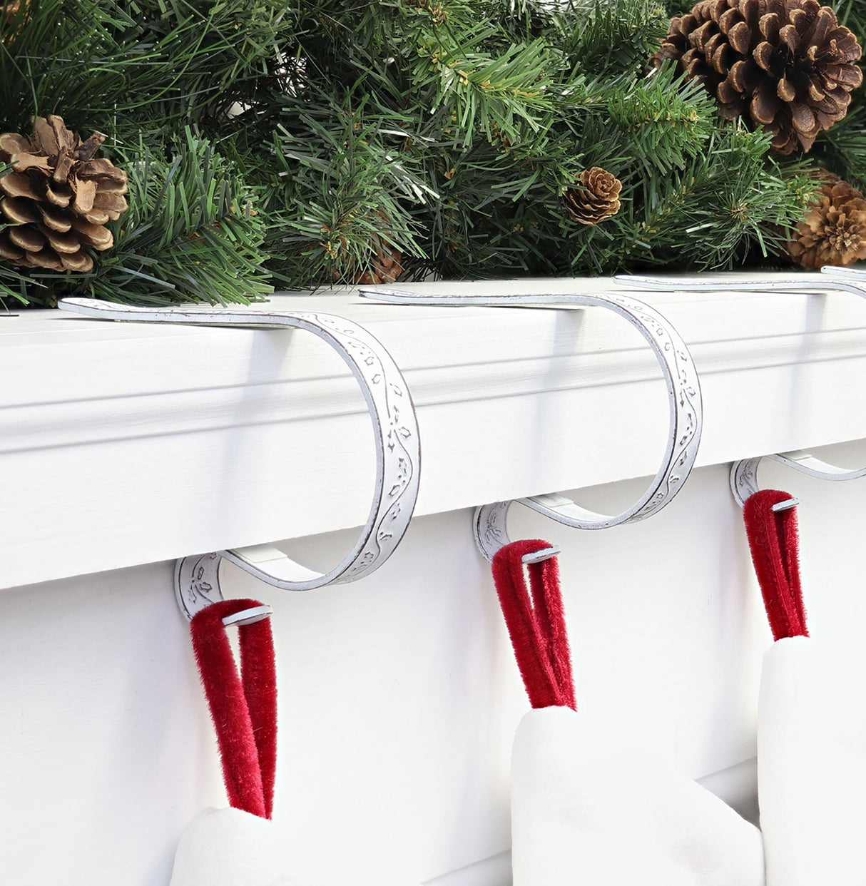 Stocking Holder - The Original MantleClip?« Stocking Holder - Embossed Holly - Whitewash