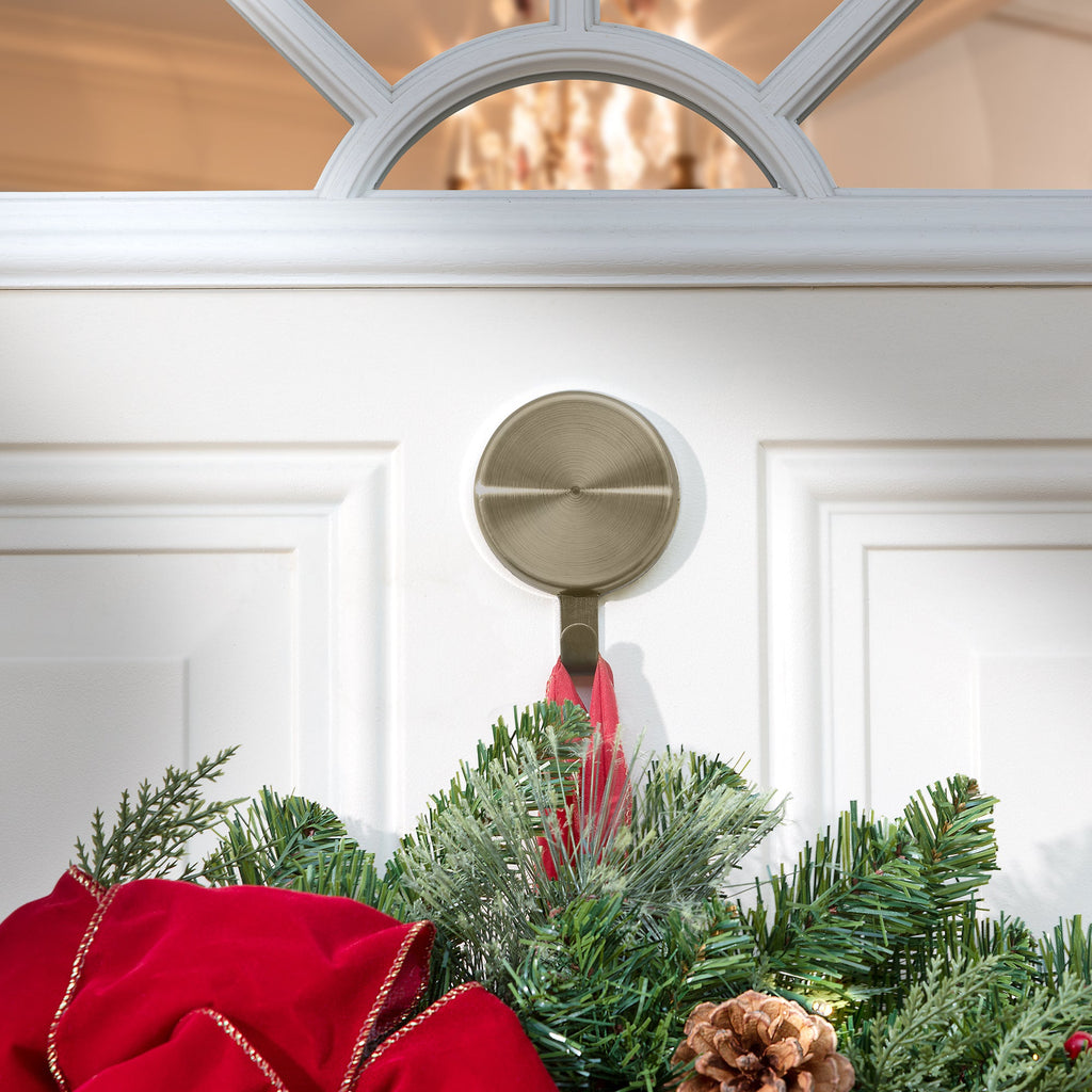 Wreath Hangers - Attract® Magnetic Hanger, 1 Pack - Antique Brass